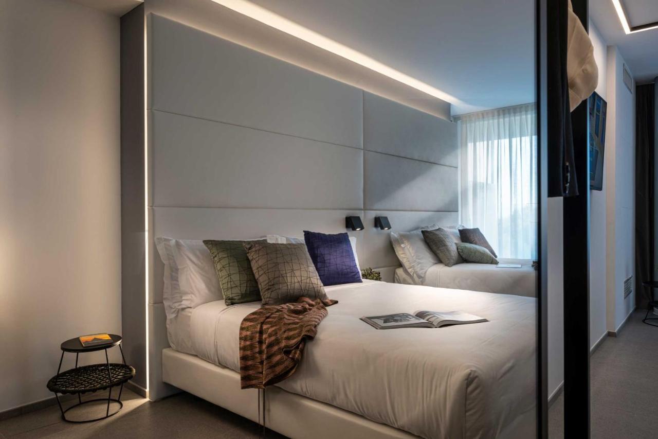 J44 Lifestyle Hotel Lido di Jesolo Exterior foto A room at the hotel